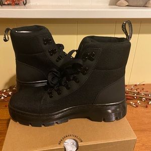 COMBS W BLACK+BLACK Dr. Martens size 9